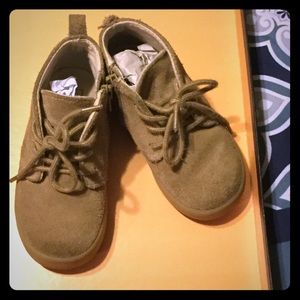 Toddler Boy’s GAP Suede Booties